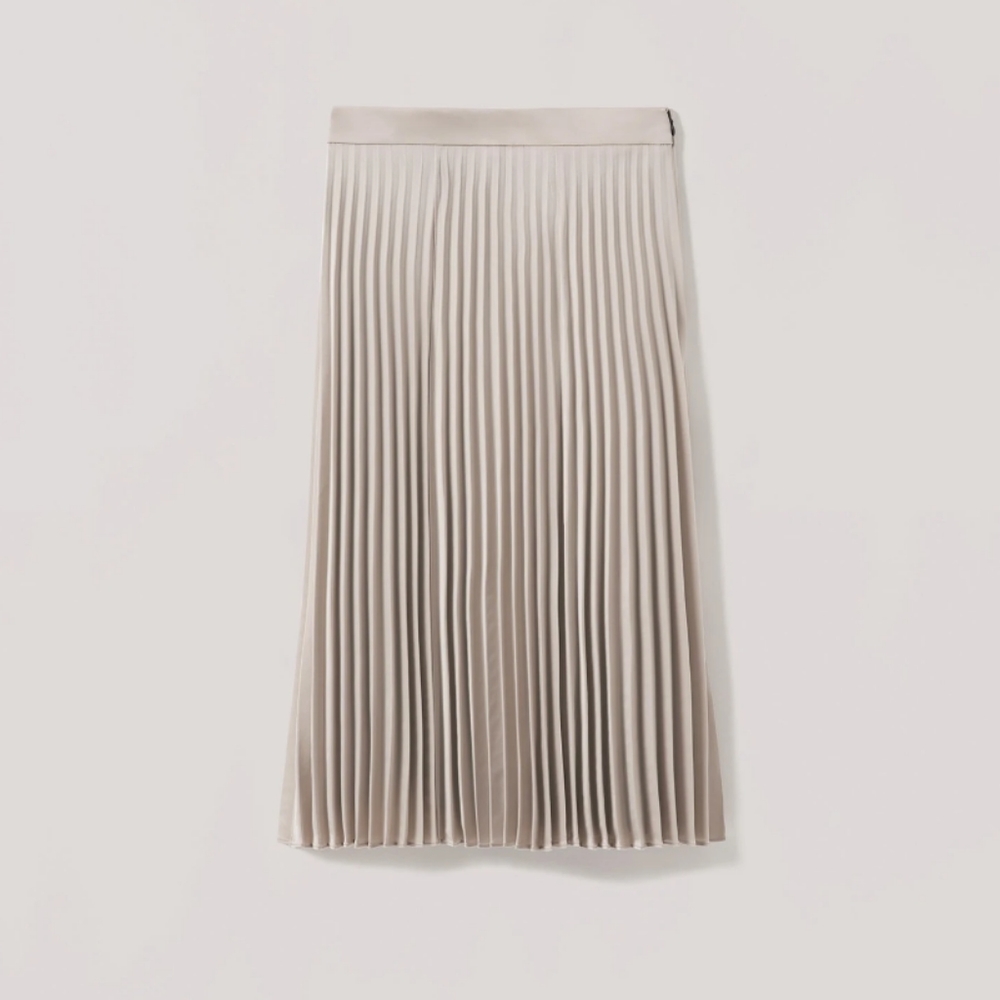 Pleated Midi Skirt in Light Beige